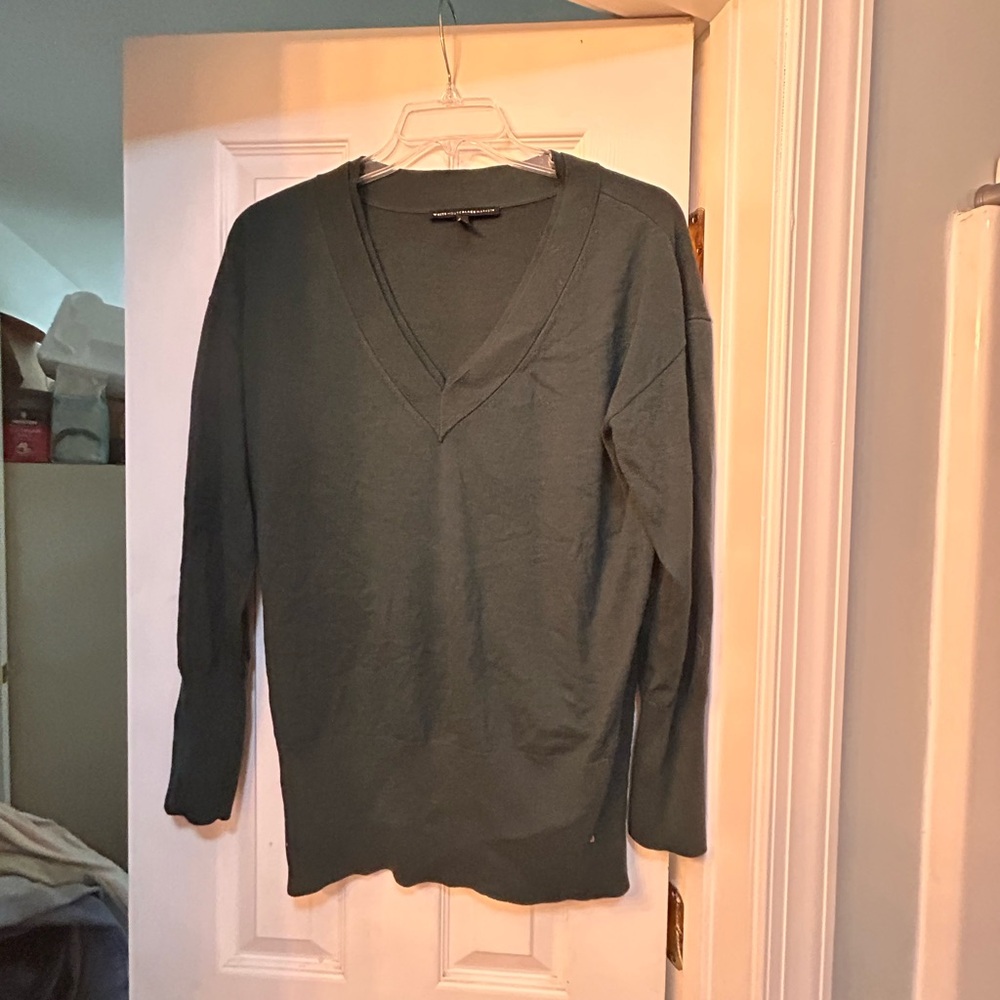 White House Black Market Green V-Neck Sweater Classic Knit size large